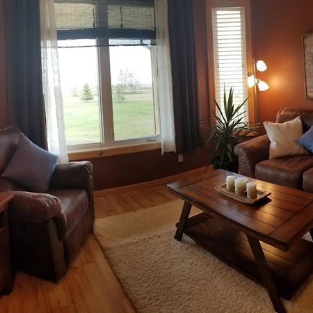 Anna'S Prairie Comfort B & B Moose Jaw Exterior photo