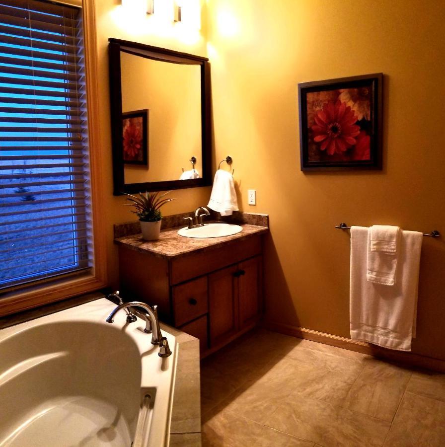 Anna'S Prairie Comfort B & B Moose Jaw Exterior photo